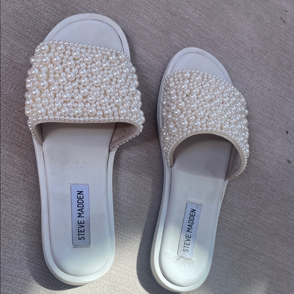 Steve Madden White Pearl Embellished Sandals